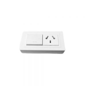 Punto y toma exterior logic